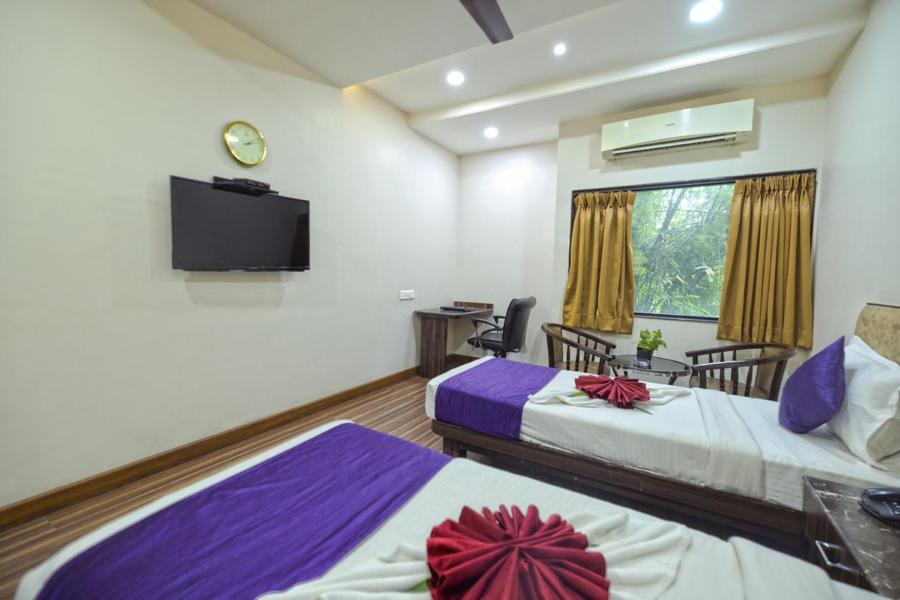 Sheetal International Hotel Raipur  Bagian luar foto