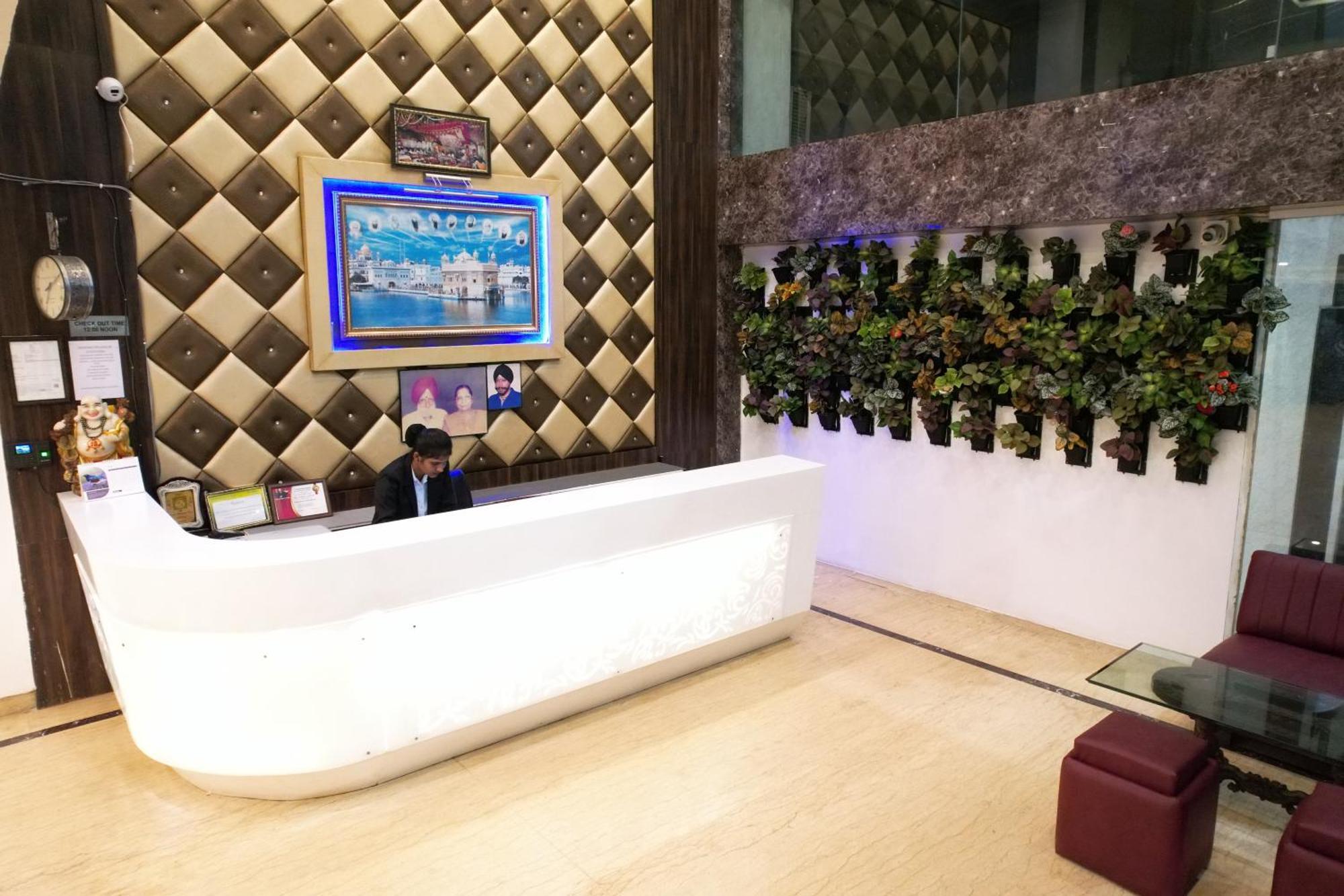 Sheetal International Hotel Raipur  Bagian luar foto