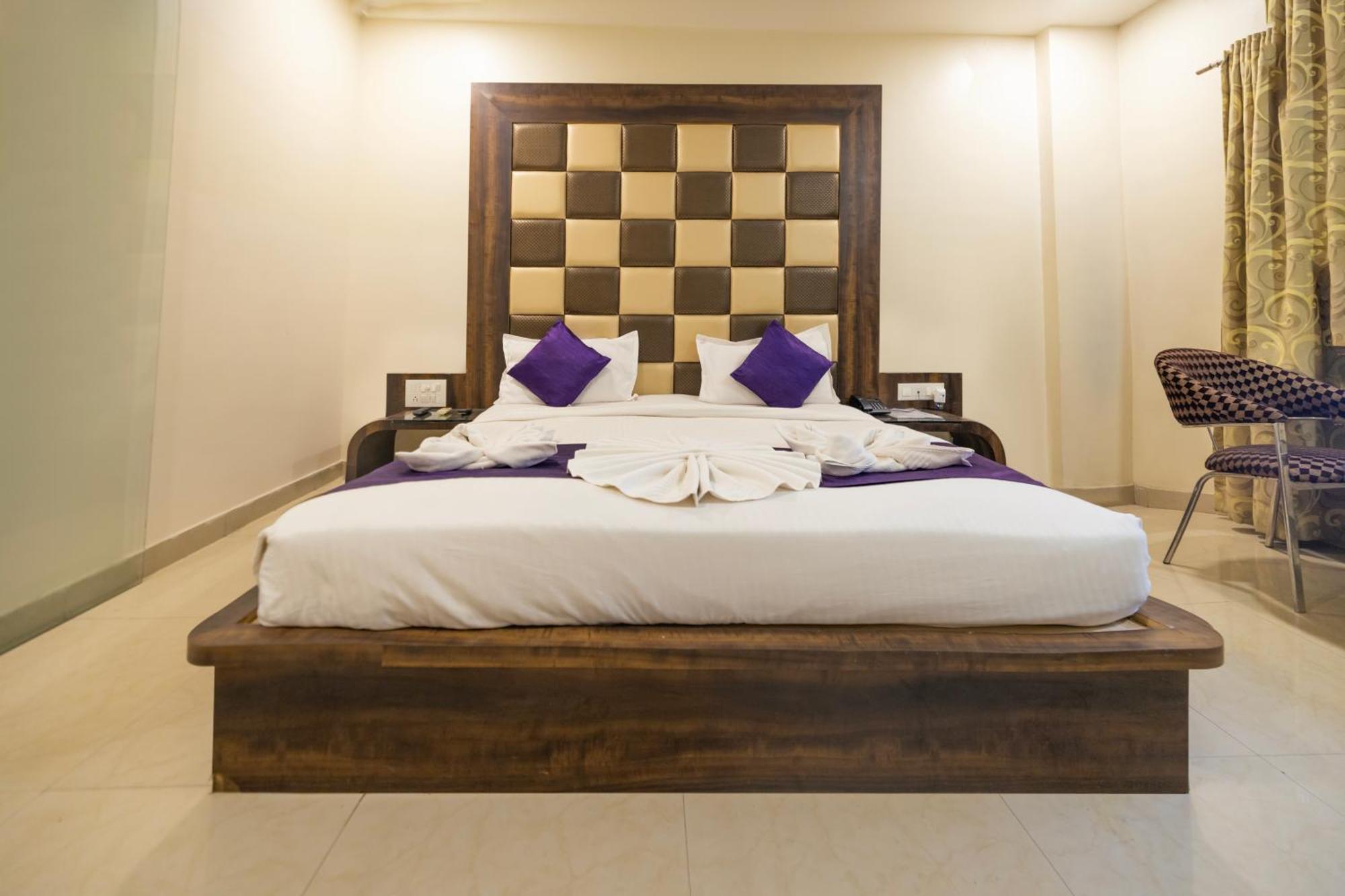 Sheetal International Hotel Raipur  Bagian luar foto